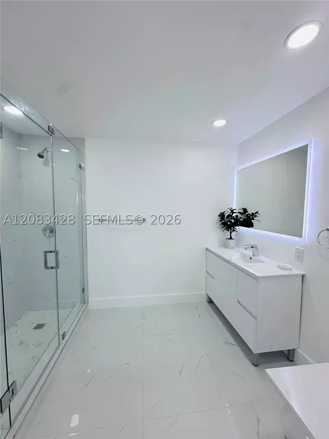 Bath - 82 E 16th St, Hialeah, FL 33010 photo 2 of 5
