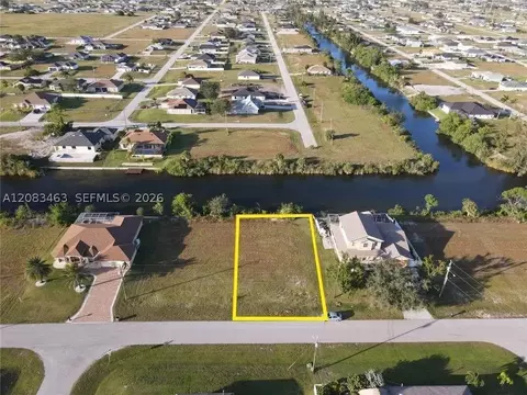 223 NW 19th Ter, Cape Coral, FL 33993