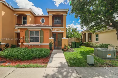2260 NE 42nd Cir, Homestead, FL 33033