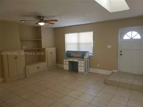 Living - 3013 SE Bamboo St, Stuart, FL 34997 photo 2 of 6