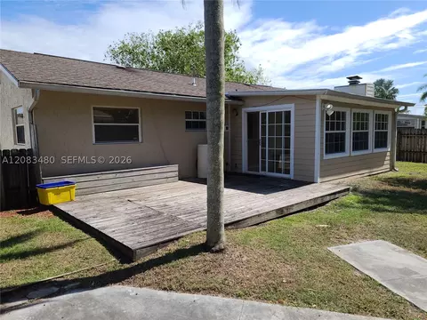 Exterior - 3013 SE Bamboo St, Stuart, FL 34997 photo 2 of 3