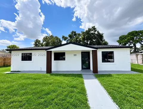 3820 NW 210th Ter, Miami Gardens, FL 33055