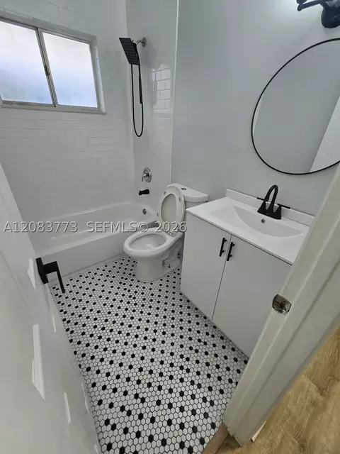 Undisclosed, Hialeah, FL 33010 photo 4
