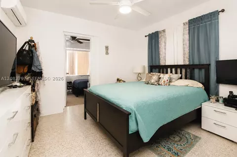 2041 SW 4th St, Miami, FL 33135