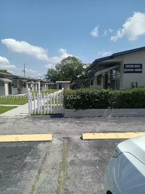 2901 Jackson St #3, Hollywood, FL 33020