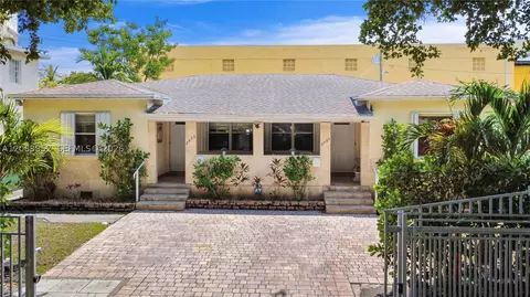 2530 SW 27th St, Miami, FL 33133