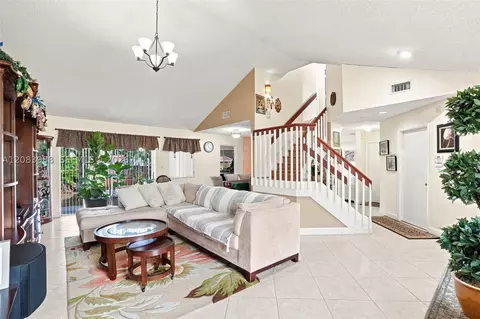 18209 NW 61st Ct, Hialeah, FL 33015