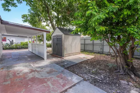 Exterior - 4795 E 8th Ct, Hialeah, FL 33013 photo 2 of 2