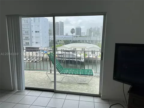 3665 NE 167th St #307, North Miami Beach, FL 33160