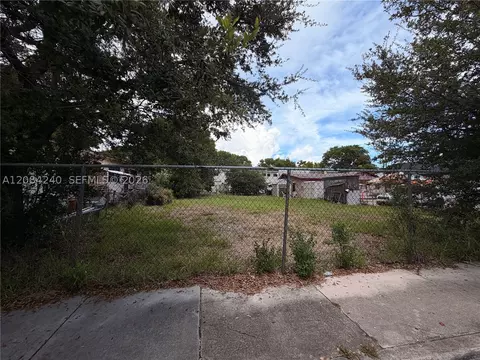 89 NW 34th Ter, Miami, FL 33127