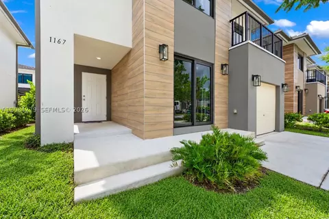 1167 NW 2nd St, Florida City, FL 33034