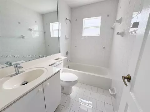 Bath - 3397 W 72nd Pl, Hialeah, FL 33018 photo 4 of 4