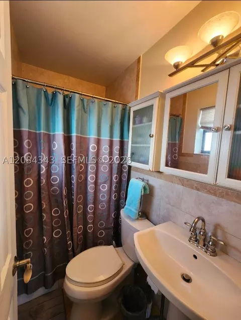 Bath - 130 E 35th St, Hialeah, FL 33013 photo 1 of 5