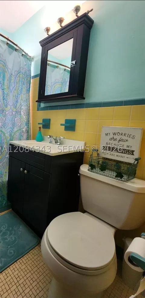 Bath - 130 E 35th St, Hialeah, FL 33013 photo 5 of 5