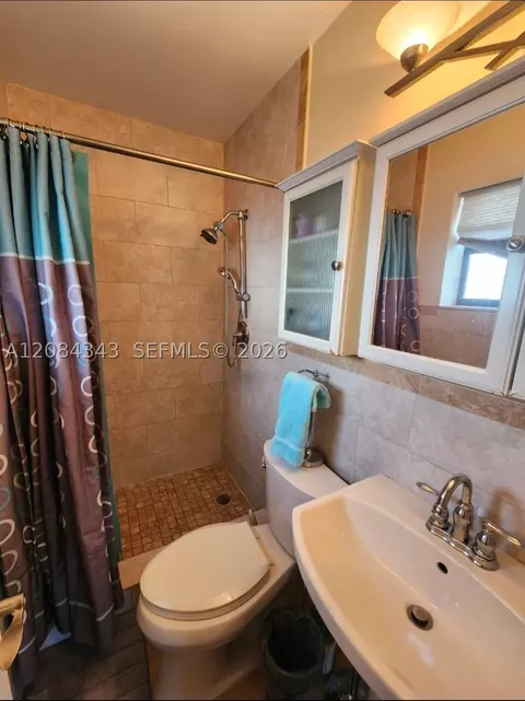 Bath - 130 E 35th St, Hialeah, FL 33013 photo 2 of 5