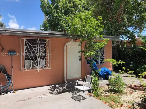 Exterior - 770 E 17th St, Hialeah, FL 33010 photo 2 of 9