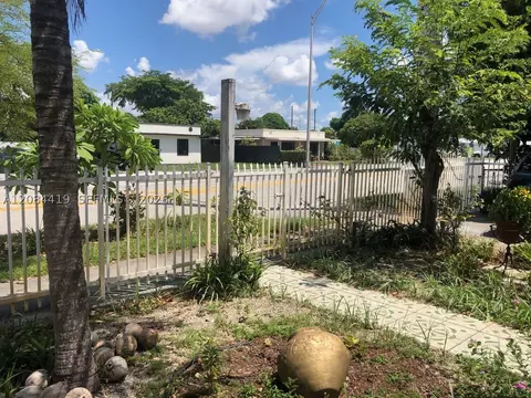 Exterior - 770 E 17th St, Hialeah, FL 33010 photo 7 of 9