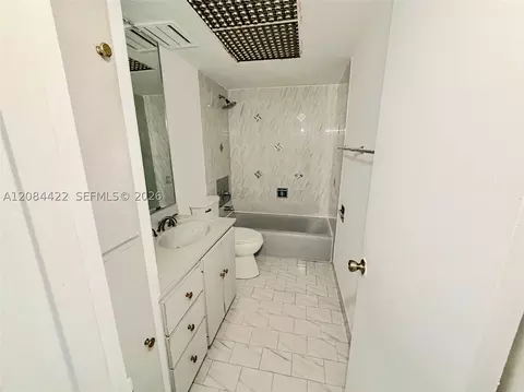 Bath - 7006 W 17th Ct, Hialeah, FL 33014 photo 3 of 4