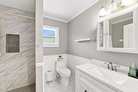Bath - 1575 Harlock Rd, Melbourne, FL 32934 photo 2 of 5