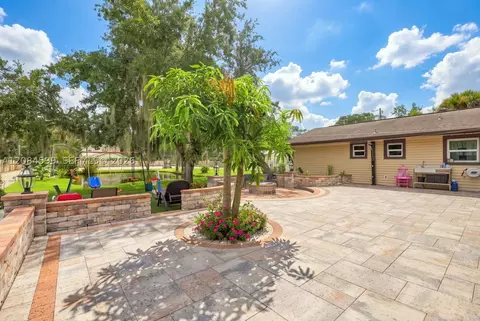 Exterior - 1575 Harlock Rd, Melbourne, FL 32934 photo 4 of 8
