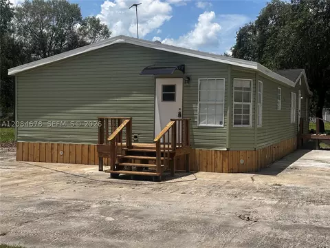Exterior - 131 Oak Dr, Clewiston, FL 33440 photo 3 of 6