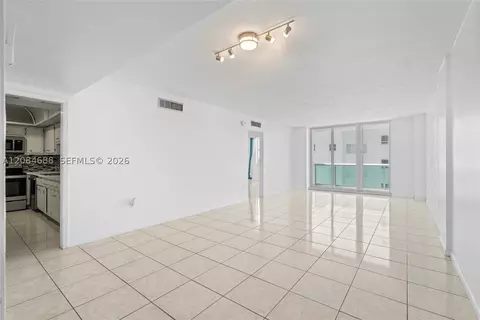 5001 Collins Ave #5E, Miami Beach, FL 33140