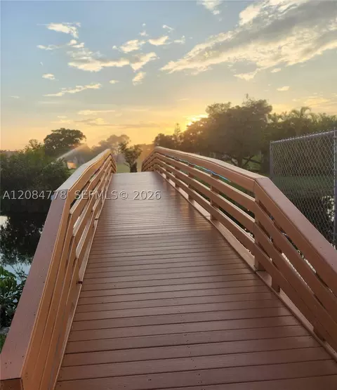2781 N Pine Island Rd, Sunrise, FL 33322
