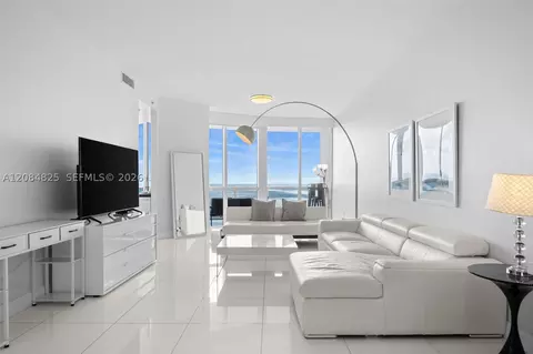 18201 Collins Ave #4709, Sunny Isles Beach, FL 33160