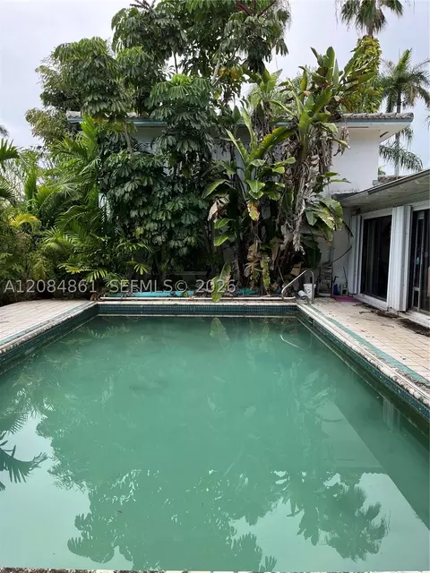 7711 Center Bay Dr, North Bay Village, FL 33141