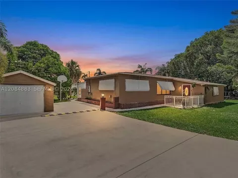 5220 SW 26th Ave, Fort Lauderdale, FL 33312