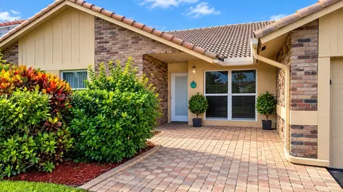 8506 NW 21st St, Coral Springs, FL 33071