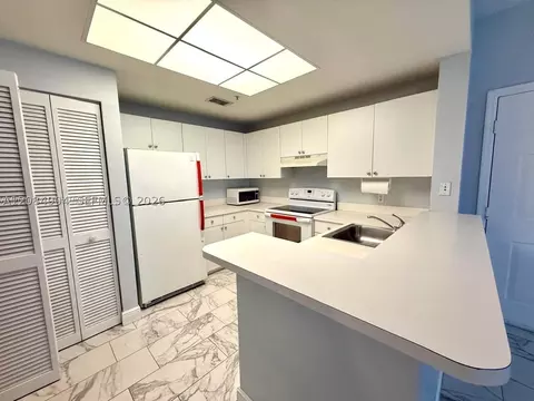 2015 SE 10th Ave #127, Fort Lauderdale, FL 33316