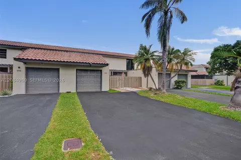 685 NE 206th Ter, Miami, FL 33179
