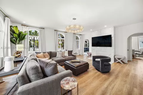 5237 La Gorce Dr, Miami Beach, FL 33140