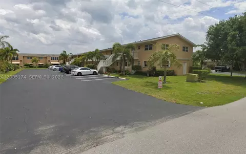 2102 NE 1st Way #102, Boynton Beach, FL 33435