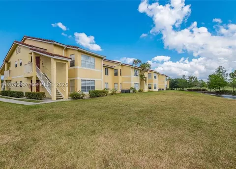 437 Vista Isles Dr #2223, Sunrise, FL 33325