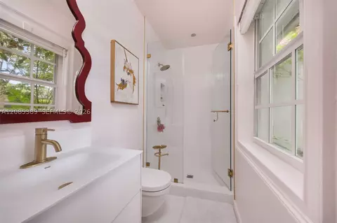 Bath - 444 Bargello Ave, Coral Gables, FL 33146 photo 4 of 6
