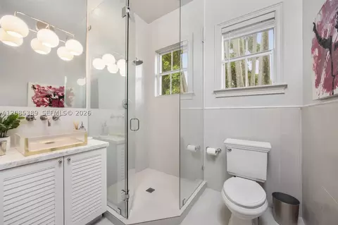 Bath - 444 Bargello Ave, Coral Gables, FL 33146 photo 1 of 6