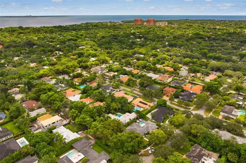 View/Area - 444 Bargello Ave, Coral Gables, FL 33146 photo 5 of 6