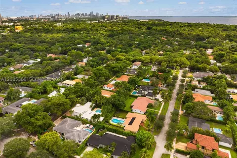 View/Area - 444 Bargello Ave, Coral Gables, FL 33146 photo 3 of 6