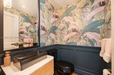 Bath - 444 Bargello Ave, Coral Gables, FL 33146 photo 6 of 6
