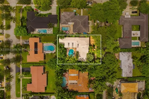 View/Area - 444 Bargello Ave, Coral Gables, FL 33146 photo 2 of 6