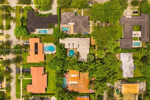 View/Area - 444 Bargello Ave, Coral Gables, FL 33146 photo 1 of 6