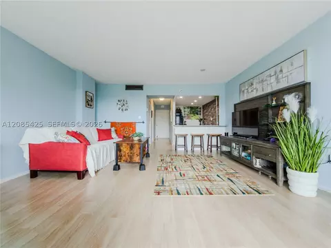 12500 NE 15th Ave #312, North Miami, FL 33161