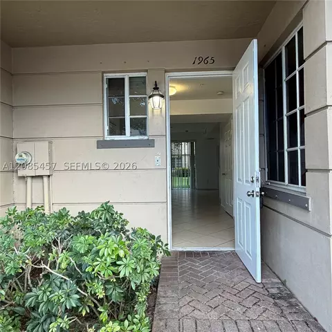 1965 Freeport Ln #1965, Riviera Beach, FL 33404