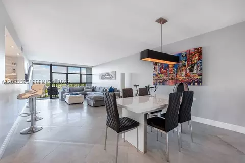 600 Parkview Dr #829, Hallandale Beach, FL 33009