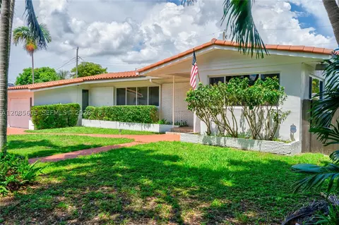 2161 NE 171st St, North Miami Beach, FL 33162