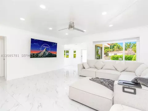 3375 SW 1st St, Miami, FL 33135