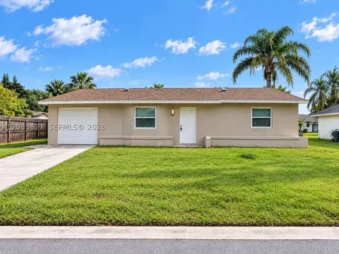 643 SW Ivanhoe Dr, Port Saint Lucie, FL 34983