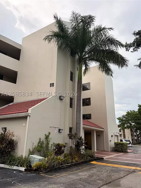 111 Lake Emerald Dr #104, Oakland Park, FL 33309